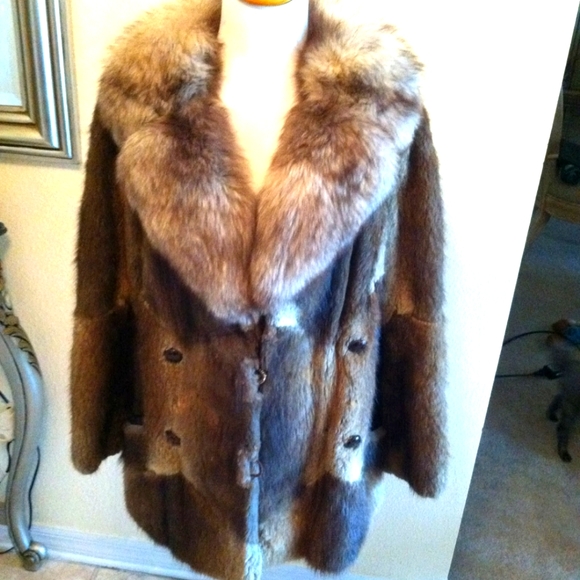 GENUINE AUTHENTIC OPOSSUM FUR COAT with GORGEOUS LARGE FOX FUR COLLAR SIZE SMALL - Picture 4 of 10